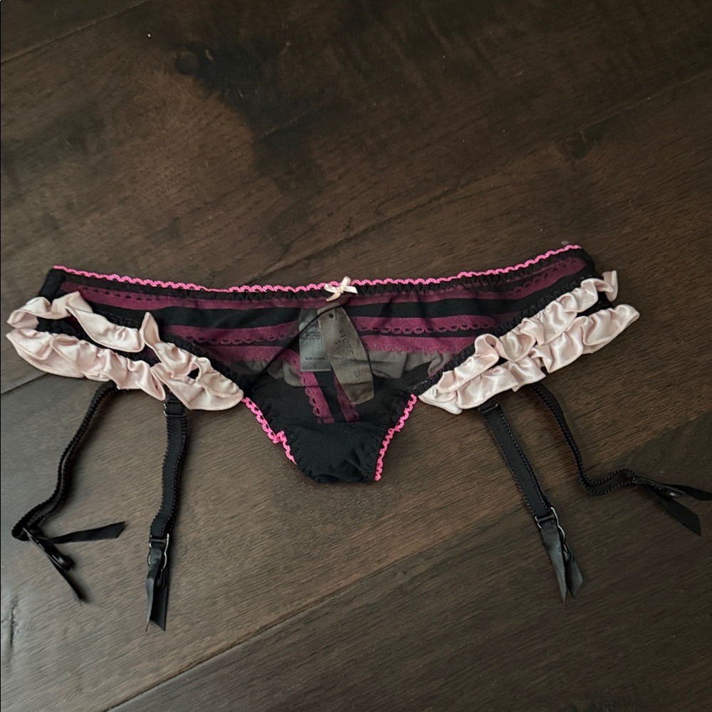 Victoria’s Secret garter belt